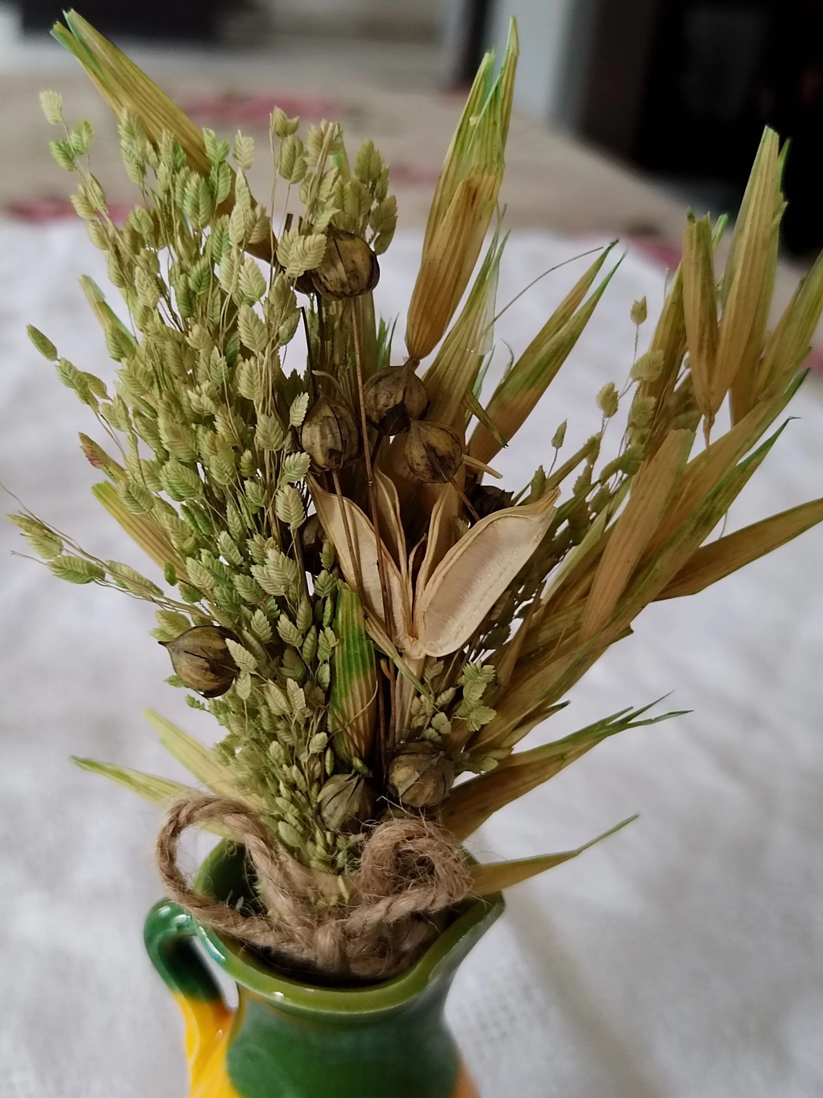 conjunto de 2 bonitos mini jarrones vintage con sus pequeños ramos de flores secas... – photo 12